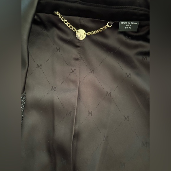 Elegant Black Women's Blazer - Size M (6) - Picture 8 of 9